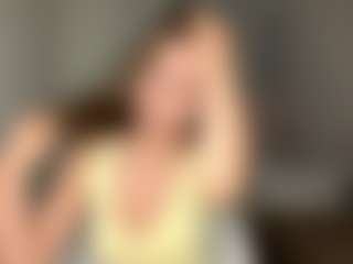Bella's Live Sex Cam Show