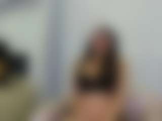 Jackeline-23 MILF webcam performer live streaming