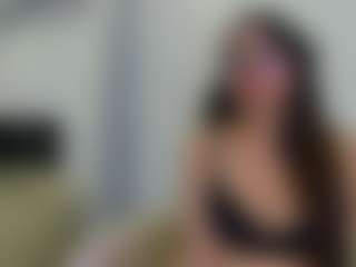 Jackeline-23 MILF webcam performer live streaming