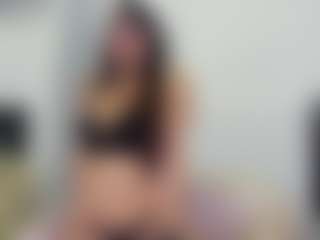 Jackeline-23 MILF webcam performer live streaming