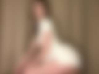 Live cam show with JacqueChica - Brown Hair on SpankPalCams