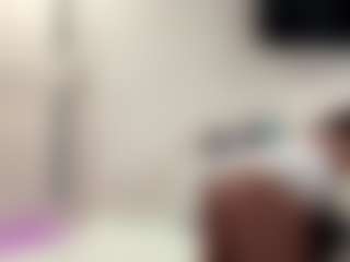 Live cam show with JacqueChica - Petite on live18s.com