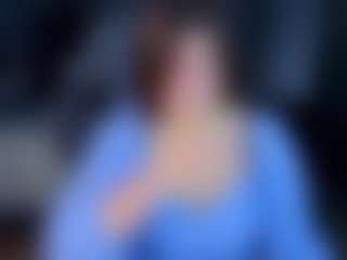 Live cam show with KittyLiikk - Fingers on CamClone
