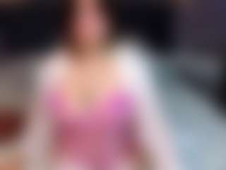 Live cam show with KittyLiikk - Body Massage on Camsoda