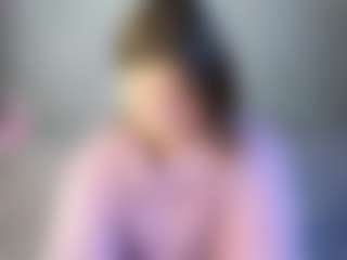 Live-camshow met KittyLiikk - Facial op Camsoda