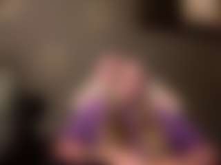 Live cam show with MichellNewcomb - Blonde Hair Teen (18+) on 1on1-livenow