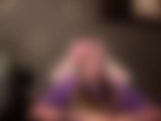 Live cam show with MichellNewcomb - Blonde Hair Teen (18+) on UwU Esports
