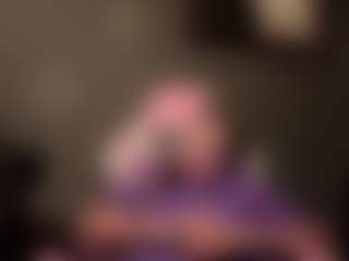 Live cam show with MichellNewcomb - Blonde Hair Teen (18+) on SmokeAndPoke