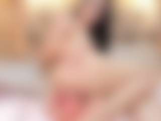 Live cam show with Payton-Oliver - Sexy on Mixed Magazine Live