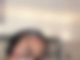 Live cam show with Payton-Oliver - Natural on SxyPornLive