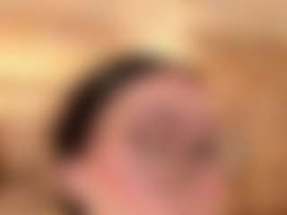 Live cam show with Payton-Oliver - Brown Hair Teen (18+) on Camsoda