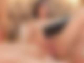 Live cam show with Payton-Oliver - Brown Hair Petite on livesuperchat.net