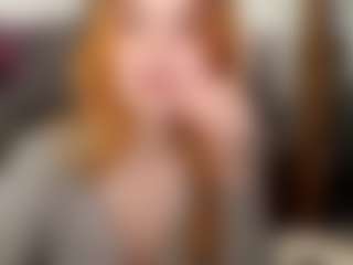 Live cam show with RoslynEgler - New Small Tits on livesuperchat.net