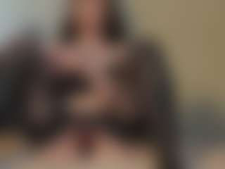 Live cam show with SantaLucci - Fingering on Camsoda