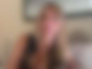 Live cam show with Tessaxsloane - Oil on Dolls Live
