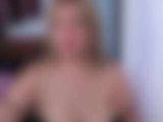 Live cam show with VictoryMilf - Middle Aged on Cam Slut