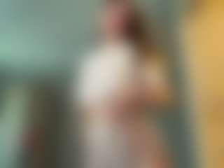 Live cam show with ZeniaArguello - Tease Brown Hair on Hubzter Live