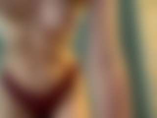 Live cam show with ZeniaArguello - Body Massage on Milfs Live