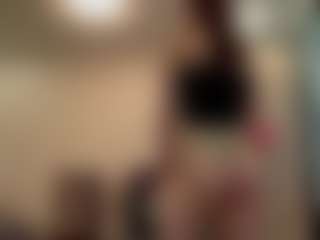 Live cam show with ZeniaArguello - Body Massage on Camsoda