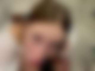 Live cam show with ZeniaArguello - College Brown Hair on MyBangCams