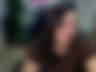 Anthonella-Stone-T MILF webcam performer live streaming