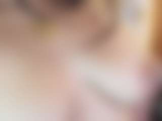 BELLABIGTITS's Live Sex Cam Show