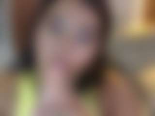 BELLABIGTITS's Live Sex Cam Show