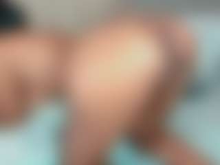 CandyLips4's Live Sex Cam Show