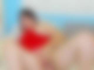 Live cam show with KellyHills - New Brown Eyes on Milf Play