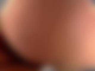 Live cam show with LUNA-MARIN - Ass Bouncing on Camsoda