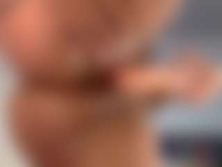 LUNA-MARIN's Live Sex Cam Show