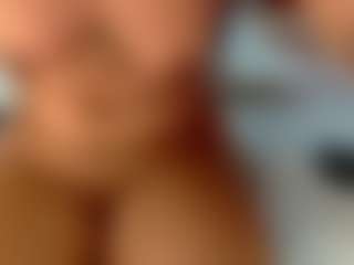 Live cam show with LUNA-MARIN - Handjob on AdultVida.com