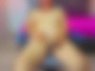 Live cam show with MaylinRosse - New Bedroom on AdultVida.com