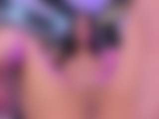 Live cam show with MelodyPrice - Teen (18+) on Camiplay Live