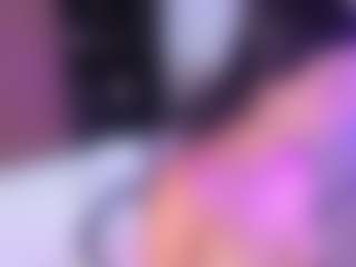 Live cam show with MelodyPrice - Dildo on Soda Cam