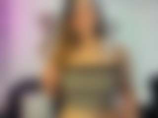 Live cam show with Swain-T - Green Eyes on friskycurves.com