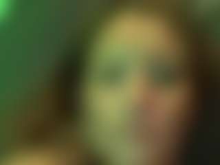 Live cam show with TMarieSquirts - Princess on Chatstar