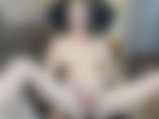 SquirtNalia MILF webcam performer live streaming