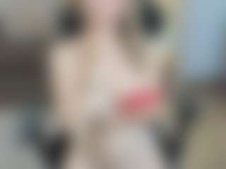 SquirtNalia MILF webcam performer live streaming