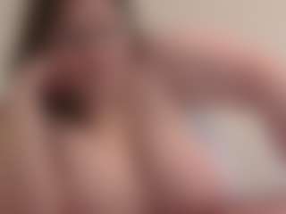 Live cam show with BBWLittleBear - Moaning on AdultVida.com