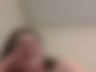 Live cam show with BBWLittleBear - Moaning on Camsoda