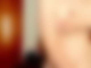 Live cam show with ElbaWidmaier - Blue Eyes on Dare Cams