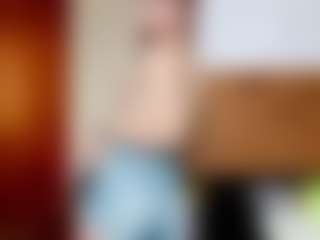 Live cam show with ElbaWidmaier - Average on Cam Slut