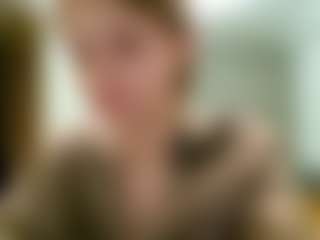 Live cam show with ElbaWidmaier - Facial on Camsoda