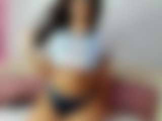 Live cam show with IcyGlow - White on Camiplay Live | romania