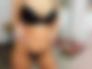 Live cam show with IcyGlow - Camel Toe on Hubzter Live