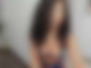 Live cam show with IcyGlow - Deepthroat on Camsoda