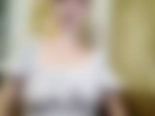 Live cam show with Sarah - Teen (18+) on makecum.org