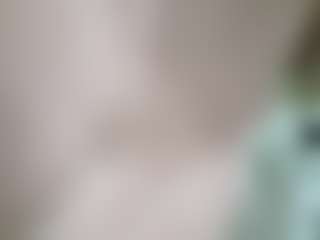 Live cam show with Sarah - Curvy Teen (18+) on infinitiblacc.com