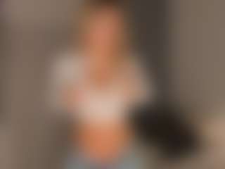 JoannieLarke's Live Sex Cam Show